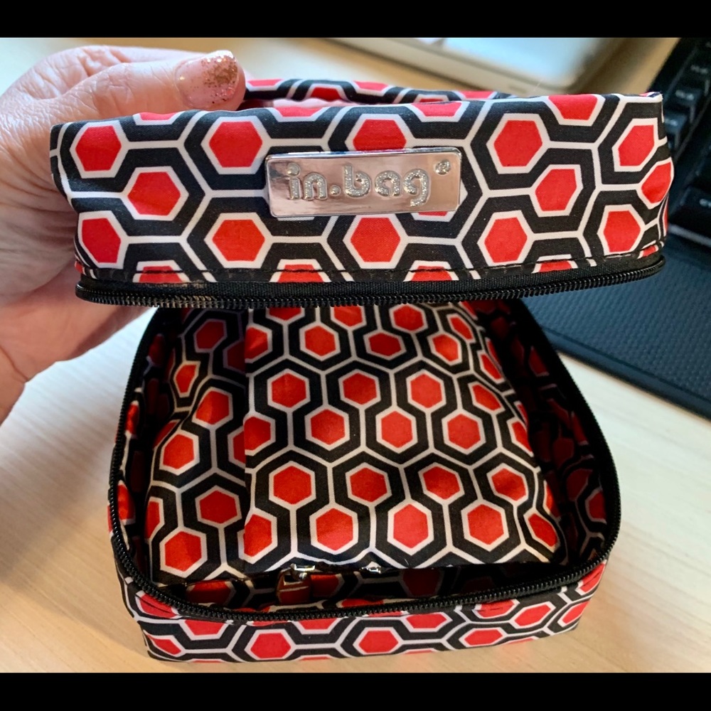 Small travel jewelry organizer.